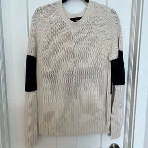 360 sweater Cream and navy crewneck sweater size medium
